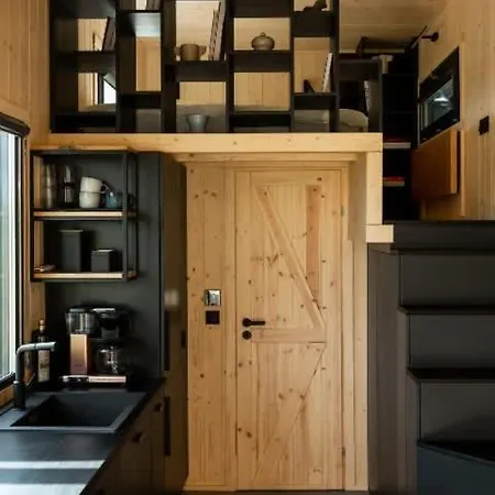 Mini House - Nad Samym Jeziorem Ferienhaus *