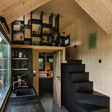 Mini House - Nad Samym Jeziorem 펜션 Rentyny